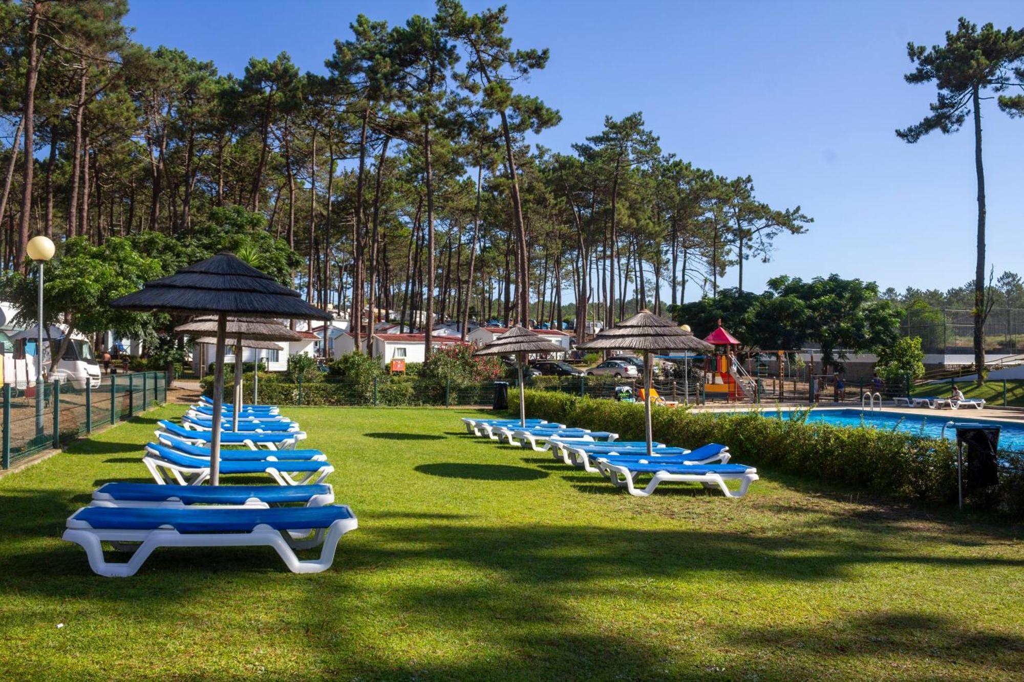 Parque De Campismo Orbitur Valado Hotel Nazare Bagian luar foto